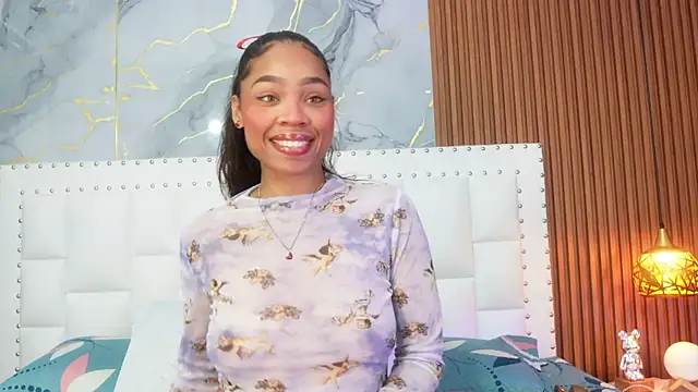 Snapshot of thinsamathagirl chatting on 4, 7, 2026 thinsamathagirl online show from 4, 7, 2026