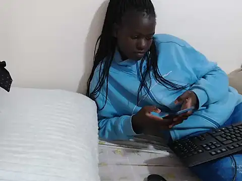 Snapshot of chichie_ chatting on 9, 7, 2026 chichie online show from 9, 7, 2026