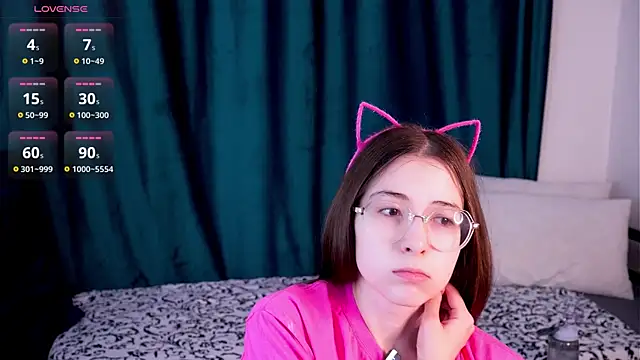 KatieAstol online show from 28, 6, 2026
