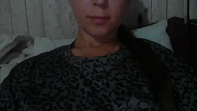 Snapshot of Bella--White chatting on 29, 5, 2026 Bella--White online show from 29, 5, 2026