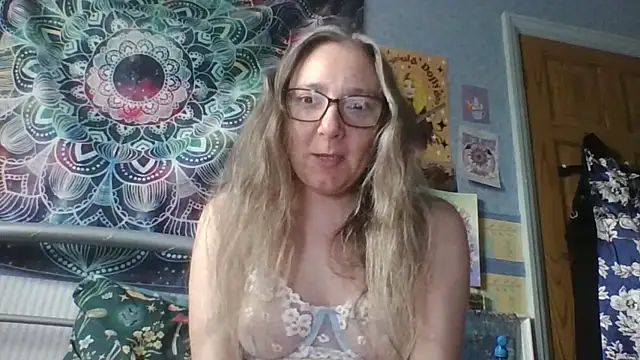 Izzylove47 online show from 5, 6, 2026