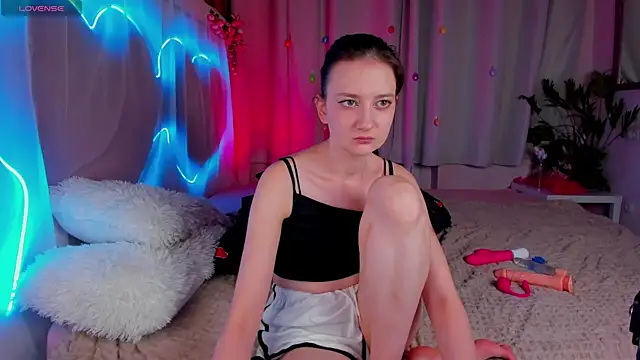 SummerLilaa online show from 22, 6, 2026