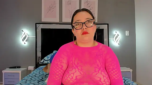 zoe curvyy online show from 16, 6, 2026