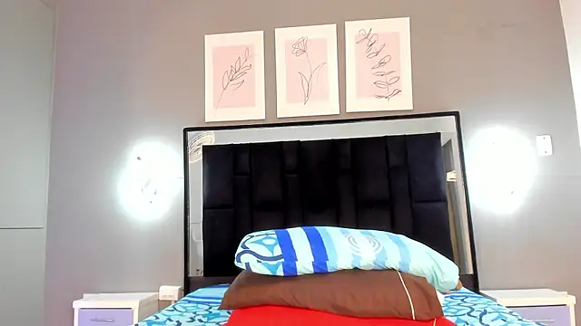 zoe curvyy online show from 2, 7, 2026