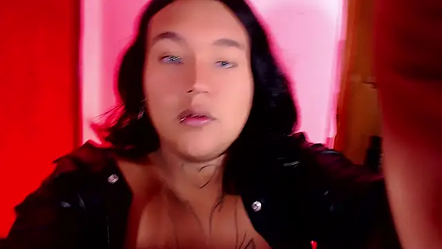 isadoraqueeen01 online show from 18, 5, 2026