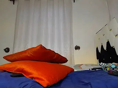 KinkQueenLove online show from 4, 6, 2026