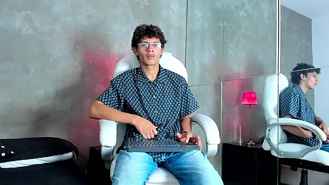 Snapshot of Ethan_todd chatting on 19, 5, 2026 Ethan todd online show from 19, 5, 2026