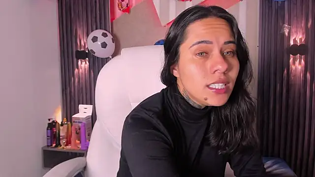 MadisonYoung000 online show from 5, 7, 2026