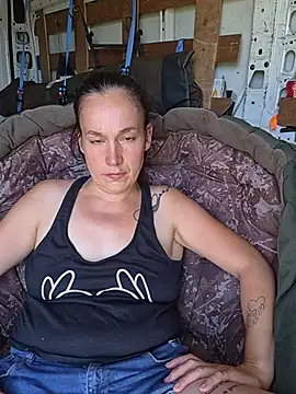adelinegirly online show from 9, 7, 2026