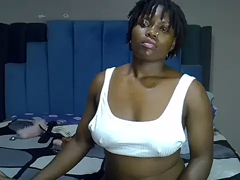 Snapshot of melanin_moon chatting on 4, 6, 2026 melanin moon online show from 4, 6, 2026