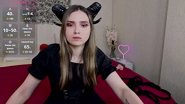 NocturneHuntress online show from 24, 6, 2026