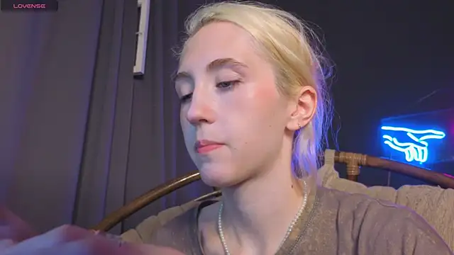 Snapshot of Elen__Moore chatting on 27, 6, 2026 Elen Moore online show from 27, 6, 2026