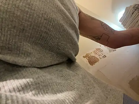brazybooty92 online show from 28, 7, 2026