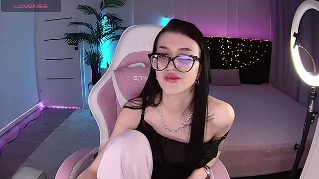 Snapshot of Ariella_Me chatting on 26, 5, 2026 Ariella Me online show from 26, 5, 2026