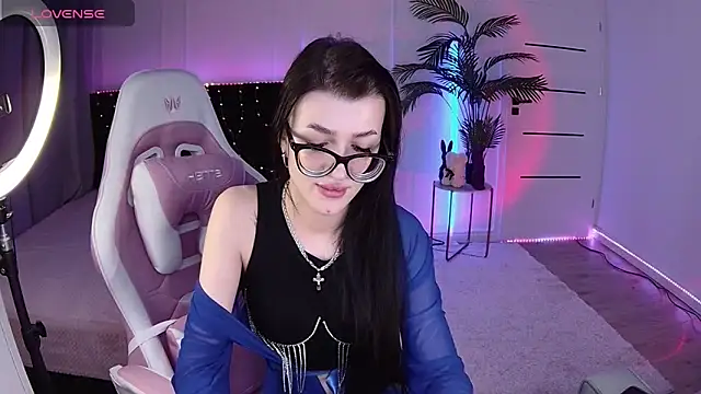 Snapshot of Ariella_Me chatting on 6, 6, 2026 Ariella Me online show from 6, 6, 2026