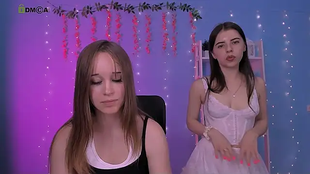 lyra desire online show from 25, 6, 2026