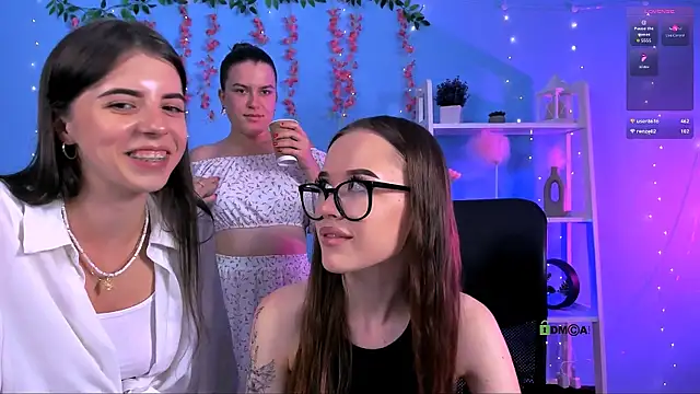 lyra desire online show from 20, 7, 2026