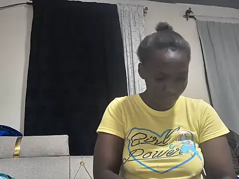 Snapshot of sexyleah25 chatting on 5, 7, 2026 sexyleah25 online show from 5, 7, 2026