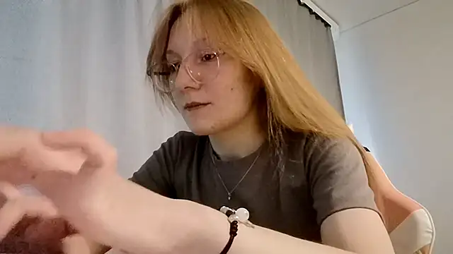 Snapshot of LauraTurber chatting on 20, 5, 2026 LauraTurber online show from 20, 5, 2026