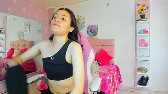 Snapshot of ivyyemerald_ chatting on 3, 7, 2026 ivyyemerald online show from 3, 7, 2026