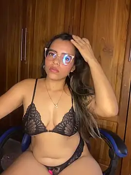 Estrella em online show from 21, 5, 2026