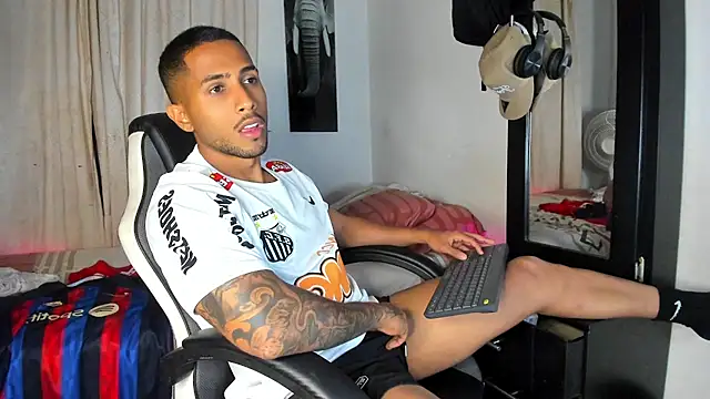 LucasWatsonnn online show from 17, 6, 2026