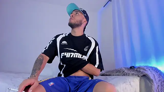 Snapshot of _Kevin_xxx chatting on 8, 1, 2025 Kevin xxx online show from 8, 1, 2025