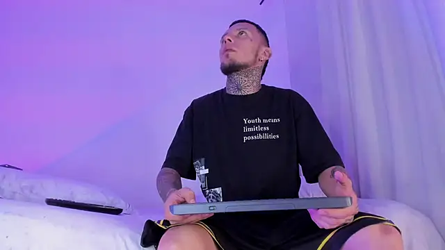 Snapshot of _Kevin_xxx chatting on 6, 3, 2025 Kevin xxx online show from 6, 3, 2025