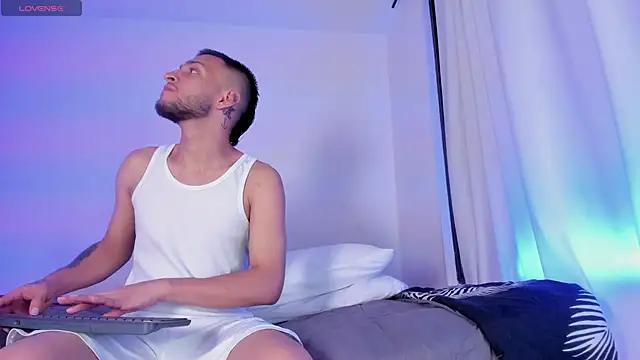 Snapshot of _Kevin_xxx chatting on 25, 11, 2025 Kevin xxx online show from 25, 11, 2025