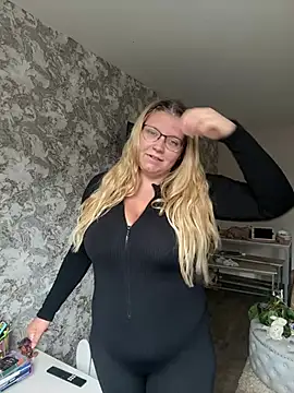 LucieLouBabe online show from 21, 7, 2026