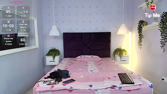 Sofiawonderr online show from 3, 6, 2026