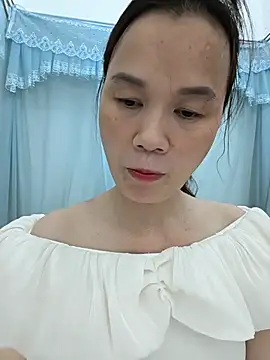 Snapshot of Lye_lovely chatting on 15, 6, 2026 Lye lovely online show from 15, 6, 2026