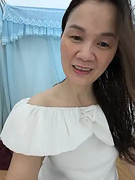Snapshot of Lye_lovely chatting on 4, 7, 2026 Lye lovely online show from 4, 7, 2026