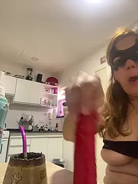 lulupiecitosamor online show from 18, 6, 2026