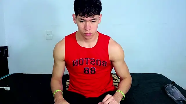 Snapshot of Luke_Muscle chatting on 3, 6, 2026 Luke Muscle online show from 3, 6, 2026