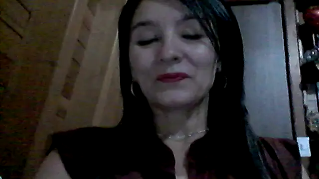Snapshot of Anlly_garcia002 chatting on 7, 7, 2026 Anlly garcia002 online show from 7, 7, 2026