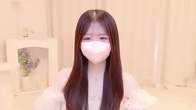 Yuinyaaa online show from 14, 6, 2026