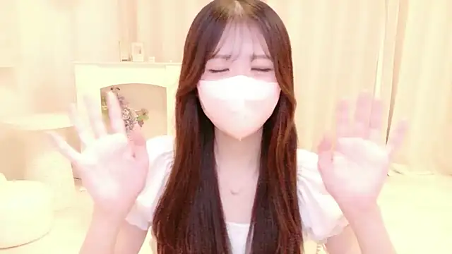 Yuinyaaa online show from 22, 6, 2026