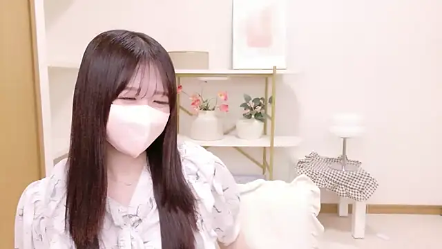 Yuinyaaa online show from 22, 7, 2026