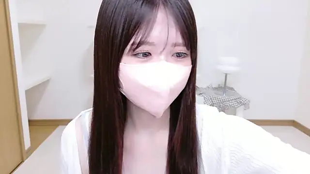 Yuinyaaa online show from 25, 7, 2026