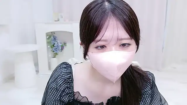 Yuinyaaa online show from 27, 7, 2026