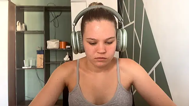 HellyRay online show from 8, 7, 2026