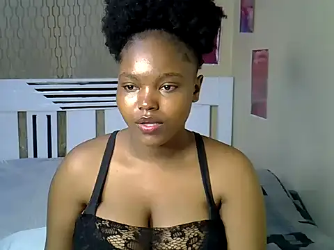 Snapshot of Lucydiva33 chatting on 27, 5, 2026 Lucydiva33 online show from 27, 5, 2026
