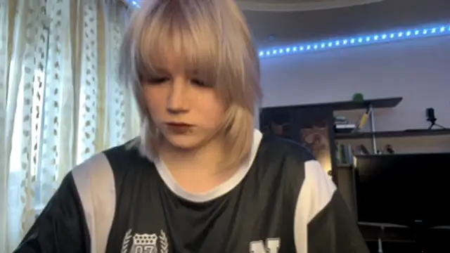 Snapshot of HelloKinki chatting on 28, 6, 2026 HelloKinki online show from 28, 6, 2026