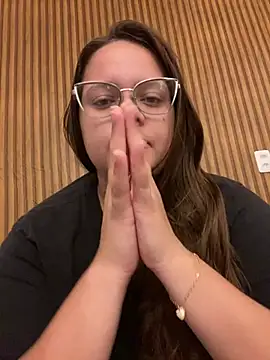 Laryssinha 69 online show from 4, 7, 2026