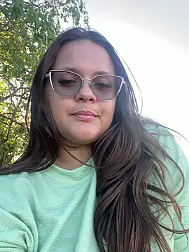 Laryssinha 69 online show from 19, 7, 2026