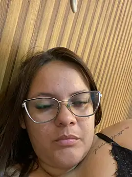 Laryssinha 69 online show from 25, 7, 2026