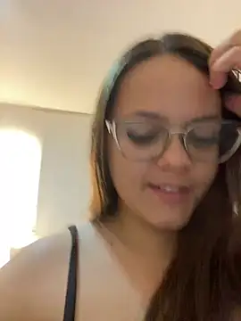 Laryssinha 69 online show from 26, 7, 2026