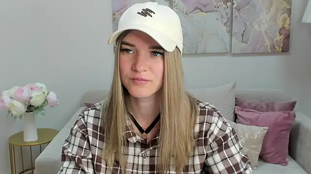 Snapshot of RoxyReignn chatting on 19, 6, 2026 RoxyReignn online show from 19, 6, 2026