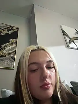 naughtygirl6989 online show from 20, 6, 2026
